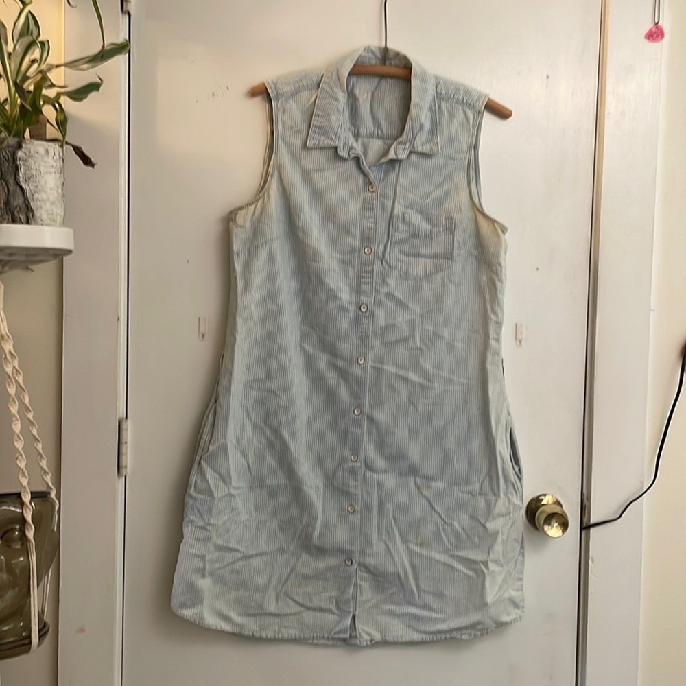 Gap 1969 sleeveless chambray striped button down dress